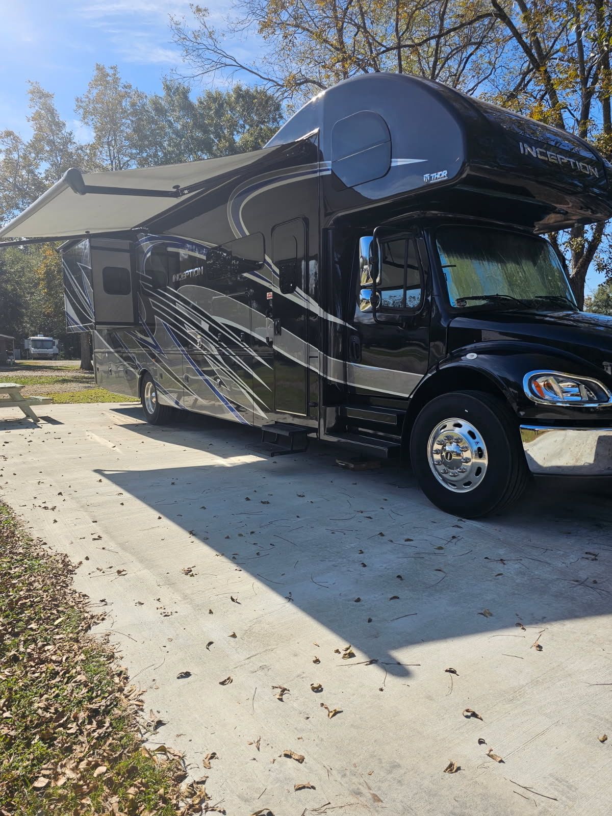 Class C motorhome 'Inception' exterior wash