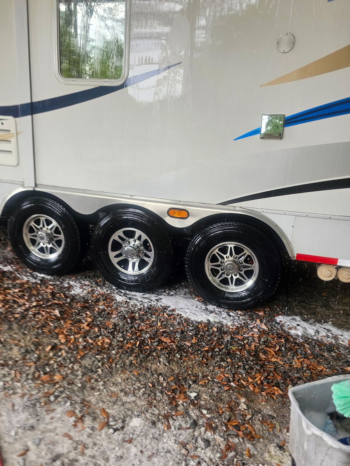 Trailer triple axle cleaned