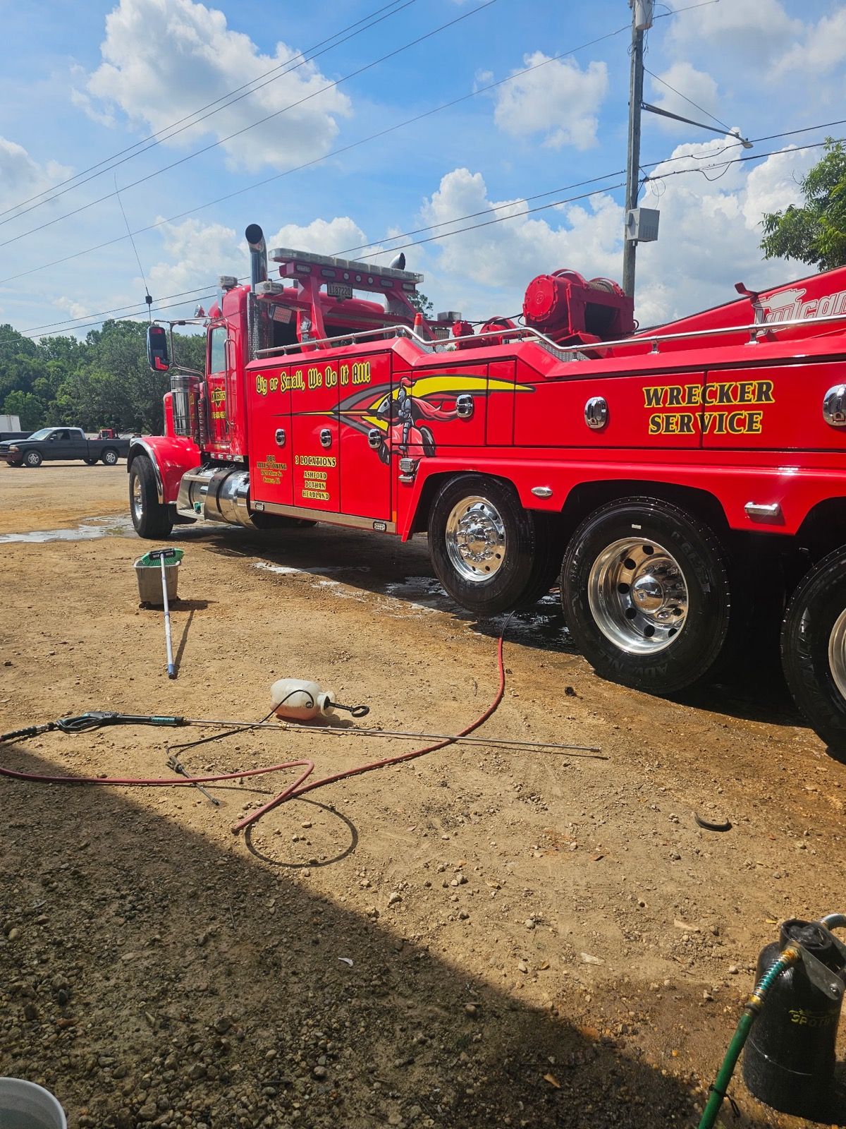 Tow truck washed and detailed
