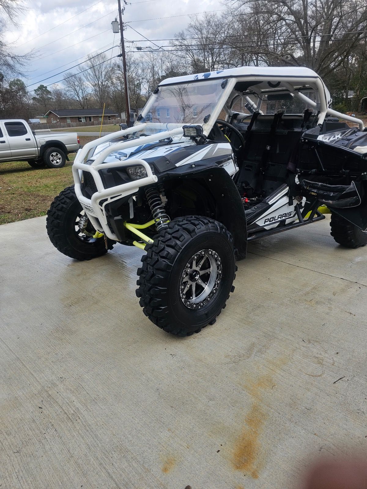 Side by side UTV detailed